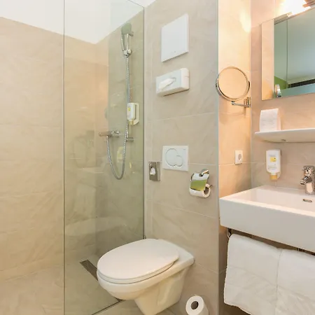Hotel Basic 3*