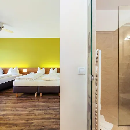 Basic Hotel